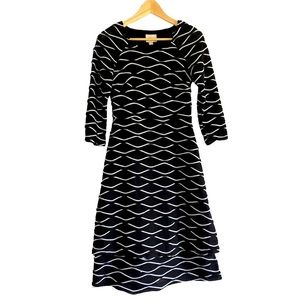 Eci New York black and White midi dress Size 4 with side zipper and 3/4 sleeve